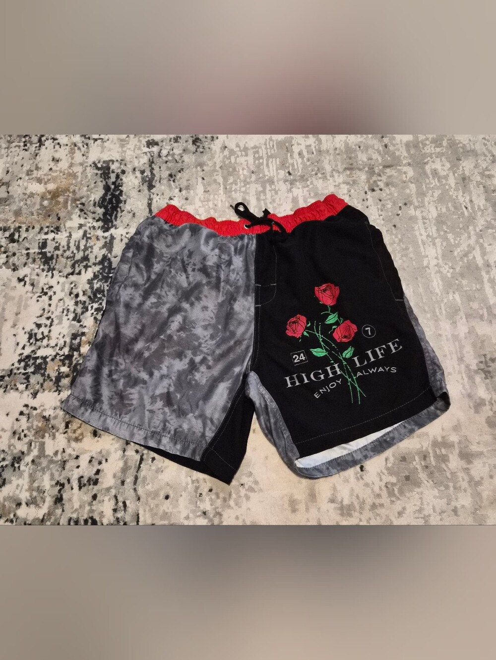 Rue21 Black & Gray Floral Graphic Men’s Shorts with Red Waistband